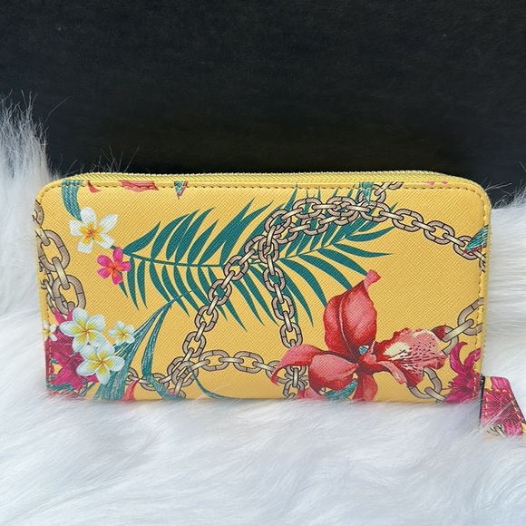 New GUESS Abree Zip-Around Wallet - Picture 4 of 4